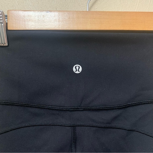Lululemon In Movement Tight 25" *Everlux in Black Size 6 W5BPGS - Picture 10 of 12